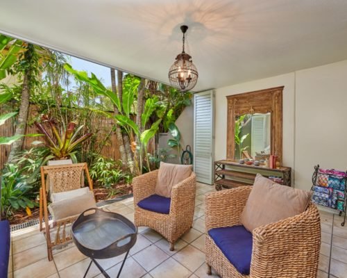 Julians Byron Bay Accommodation near the beachfront